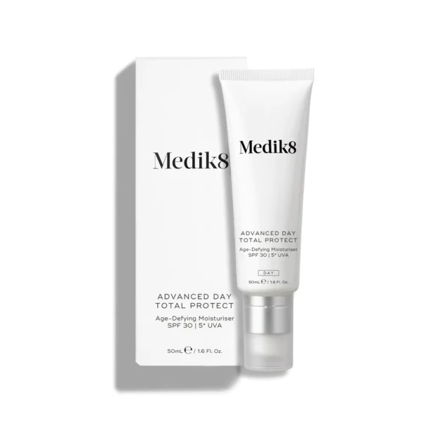 АНТИВІКОВИЙ СОНЦЕЗАХИСНИЙ КРЕМ З SPF 30 ADVANCED DAY TOTAL PROTECT™ MEDIK8